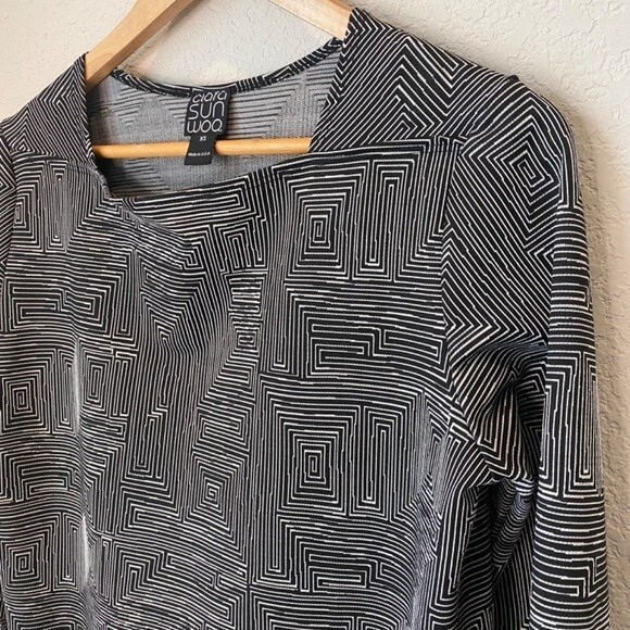 Clara Sun Woo Black & White Geometric Stripe Square Neck Top - Size XS - EUC - Picture 3 of 5